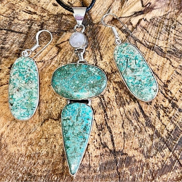 Crystal Pairing of Chrysocolla & Rainbow Moonstone Pendant & Earrings - Picture 3 of 8
